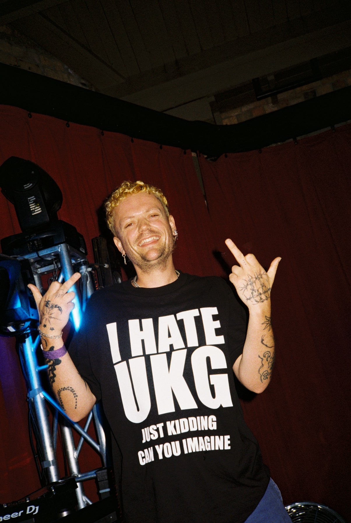 I H8 UKG HYAN TEE BLACK